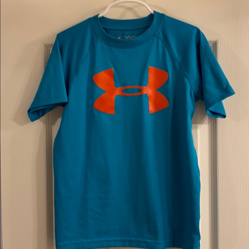 Teal Under Armour shirt